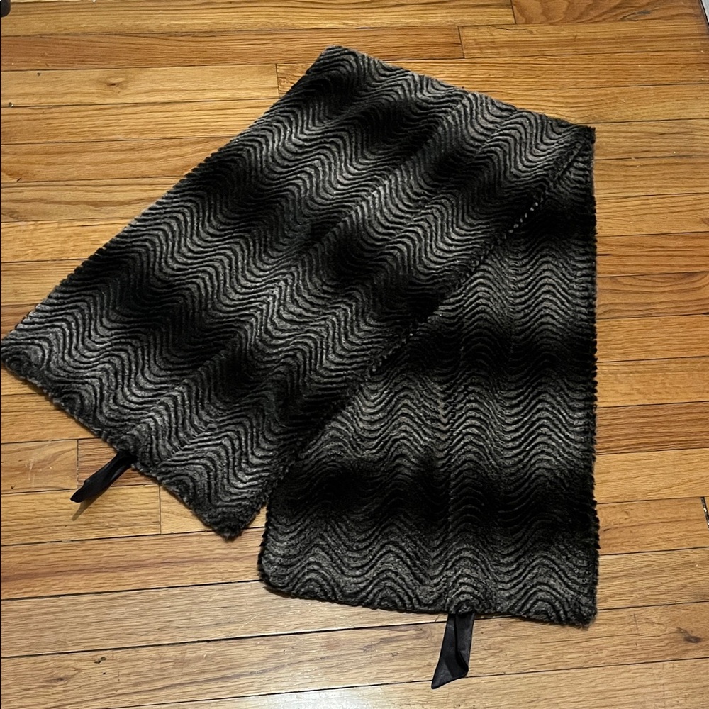 Elegant Black and Gray Women's Wrap